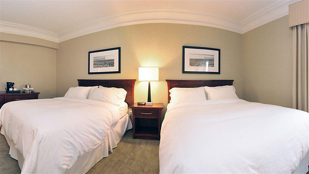 Hampton Inn & Suites By Hilton Toronto Downtown Eksteriør billede
